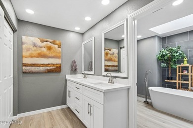 Fully renovated 2-bedroom, 2-bathroom townhouse in sought after - photo 18