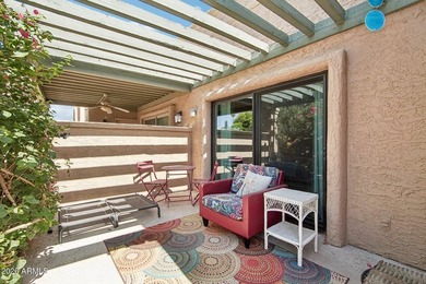 Fully renovated 2-bedroom, 2-bathroom townhouse in sought after - photo 30