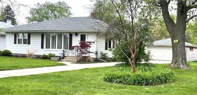 (private lake, pond, creek) Home For Sale in Highland Indiana