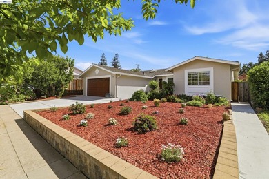 Welcome to this move in ready, beautifully maintained & recently - photo 4