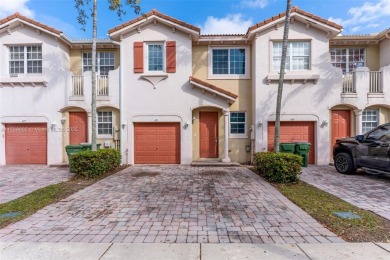 Lake Townhome/Townhouse For Sale in Homestead, Florida