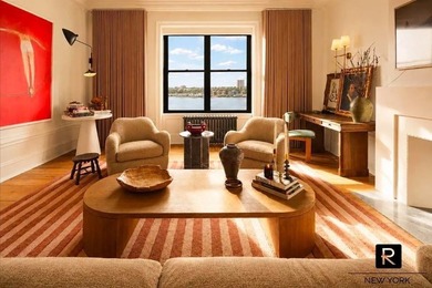 Perched high above Riverside Park, Residence 9F is a masterfully - photo 1