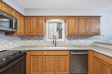 Rare find priced to sell on the East Side of The Village! - photo 10