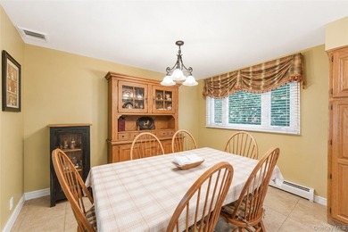 Beautifully maintained and thoughtfully updated, this spacious 4 - photo 11