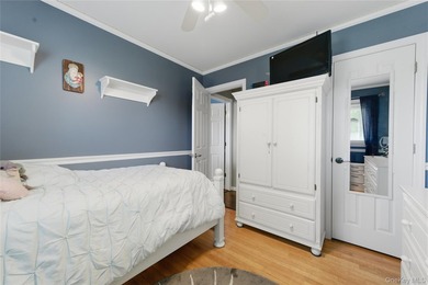 Beautifully maintained and thoughtfully updated, this spacious 4 - photo 16