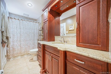 Beautifully maintained and thoughtfully updated, this spacious 4 - photo 17