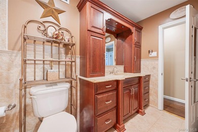 Beautifully maintained and thoughtfully updated, this spacious 4 - photo 18