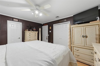 Beautifully maintained and thoughtfully updated, this spacious 4 - photo 20