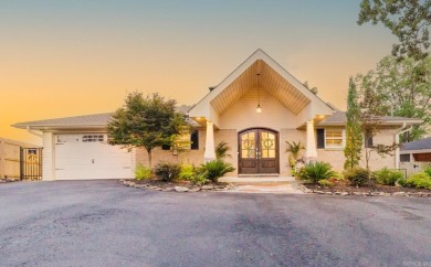 Lake Home For Sale in Hot Springs, Arkansas