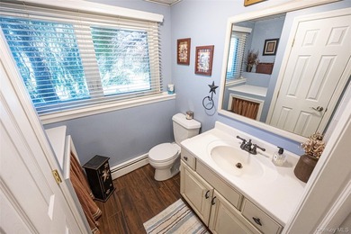 Beautifully maintained and thoughtfully updated, this spacious 4 - photo 23