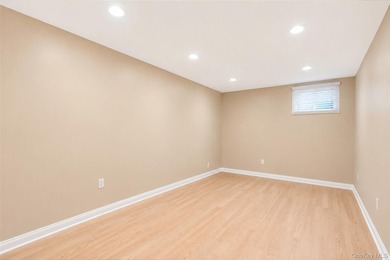 Beautifully maintained and thoughtfully updated, this spacious 4 - photo 24