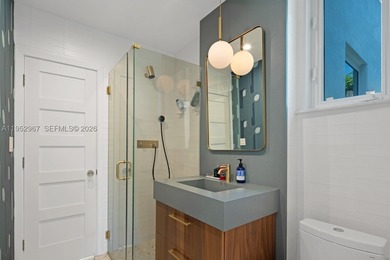 Rarely available Art-deco home designed by famous architect - photo 25