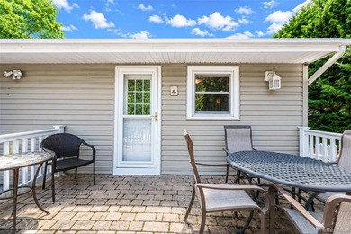 Beautifully maintained and thoughtfully updated, this spacious 4 - photo 30