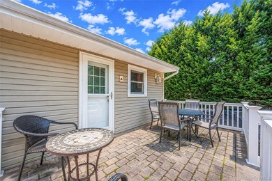 Beautifully maintained and thoughtfully updated, this spacious 4 - photo 32
