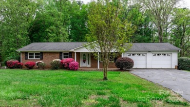 Lake Hickory Home Sale Pending in Hickory North Carolina