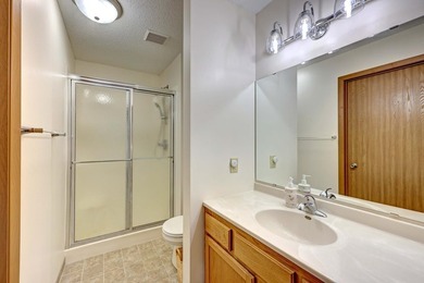 Enjoy the ease of one level living in this well maintained 2 - photo 12