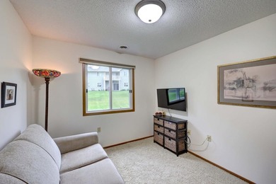Enjoy the ease of one level living in this well maintained 2 - photo 13