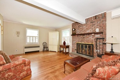 Welcome To 344 New York Ave. In Massapequa Park! This Beautiful - photo 14