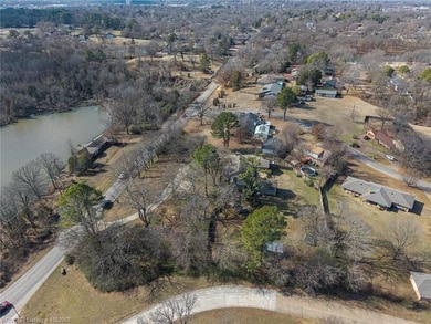 Price Reduced. Charming Traditional Home with a Central Fort - photo 25