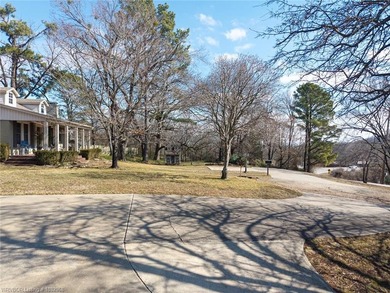 Price Reduced. Charming Traditional Home with a Central Fort - photo 31