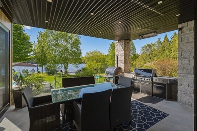 Bordee par les rives du lac Connelly, cette propriete - photo 44