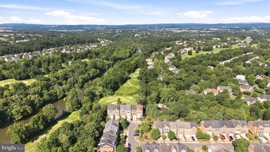 Welcome to 43757 Bent Creek Terrace, an exceptional all-brick - photo 6