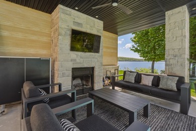 Bordee par les rives du lac Connelly, cette propriete - photo 50