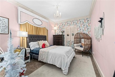 Price Reduced. Charming Traditional Home with a Central Fort - photo 58