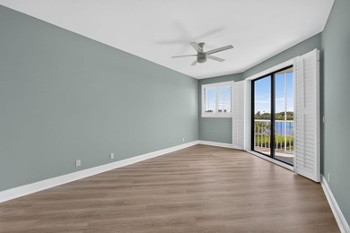 Enjoy over 1,460 sq. ft. of beautifully renovated Intracoastal - photo 14