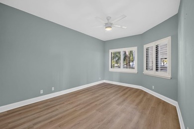 Enjoy over 1,460 sq. ft. of beautifully renovated Intracoastal - photo 19