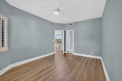 Enjoy over 1,460 sq. ft. of beautifully renovated Intracoastal - photo 20