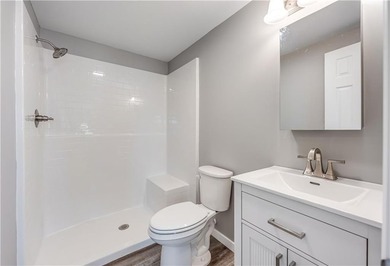 Completely remodeled and move-in ready, this 3-bedroom, 1-bath - photo 5