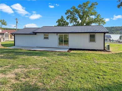 Completely remodeled and move-in ready, this 3-bedroom, 1-bath - photo 6