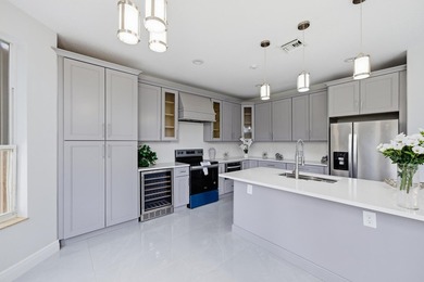 Immaculate, move-in ready 5-bed plus loft home on a prime corner - photo 31