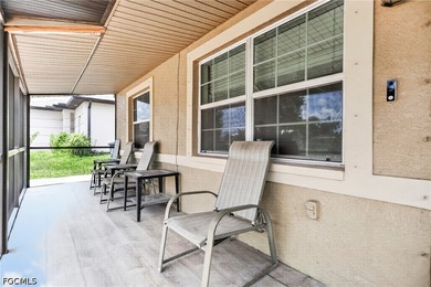 Welcome to this ideally located home in the heart of Fort Myers! - photo 3