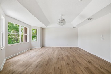 Immaculate, move-in ready 5-bed plus loft home on a prime corner - photo 46