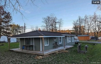 Rare Opportunity! Fully Furnished Seasonal Lake Cottage with - photo 1