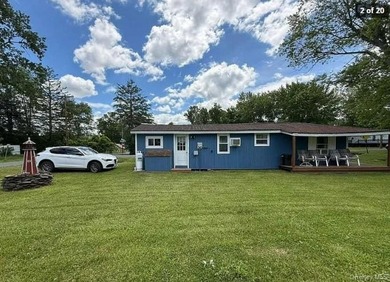 Rare Opportunity! Fully Furnished Seasonal Lake Cottage with - photo 2