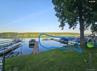 Rare Opportunity! Fully Furnished Seasonal Lake Cottage with - photo 4