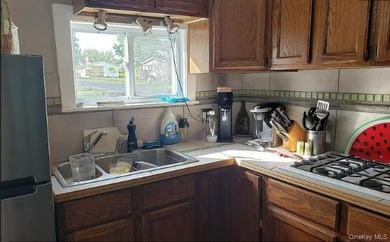 Rare Opportunity! Fully Furnished Seasonal Lake Cottage with - photo 7