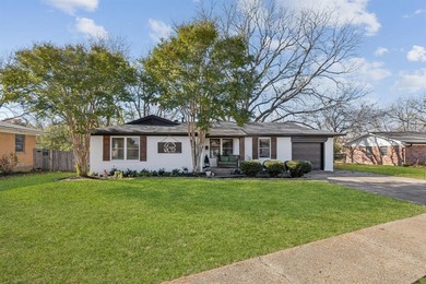 Lake Home For Sale in Rockwall, Texas