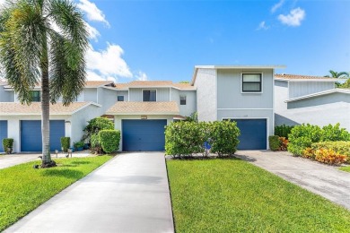 Lake Townhome/Townhouse For Sale in West Palm Beach, Florida