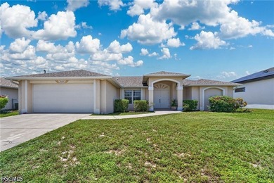 Well maintained move-in-ready POOL home located in one of - photo 1