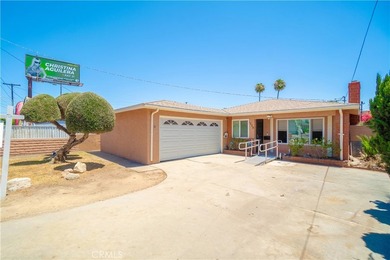 Welcome to this spacious 3-bedroom, 2-bathroom home offering - photo 1