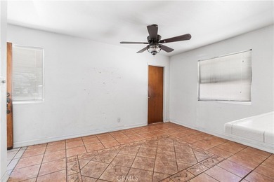Welcome to this spacious 3-bedroom, 2-bathroom home offering - photo 9