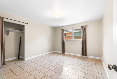 Welcome to this spacious 3-bedroom, 2-bathroom home offering - photo 10
