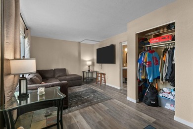COMPLETELY RENOVATED and move-in ready! This stunning 3-bedroom - photo 3