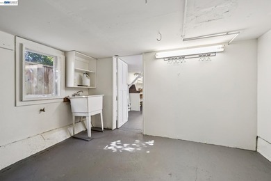 Craftsman Charm Meets Vintage 80s Cool: Flexible Living Just - photo 46