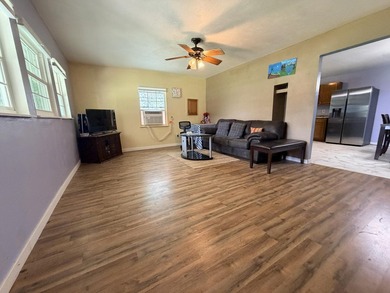 Updated 3 bedroom, 1 bathroom home offering 1,182 square feet of - photo 5