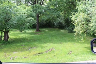 Lake Lot For Sale in Bloomfield Hills, Michigan